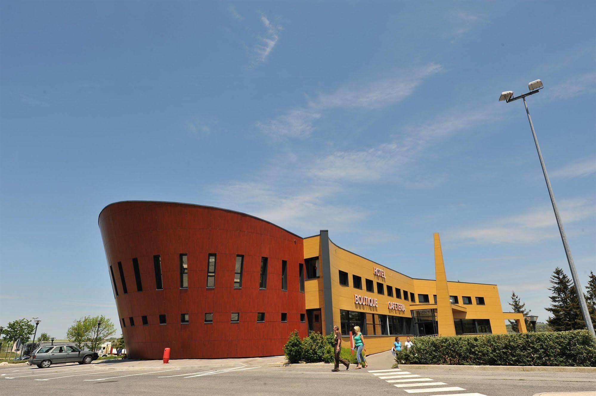 The Originals Access, Hôtel Millau Sud  LʼHospitalet-du-Larzac Exterior foto